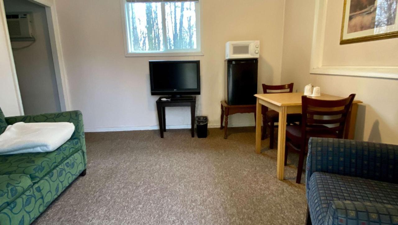 Country Place Inn And Suites White Haven Extérieur photo